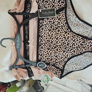 Delta Burke panty set of 5.